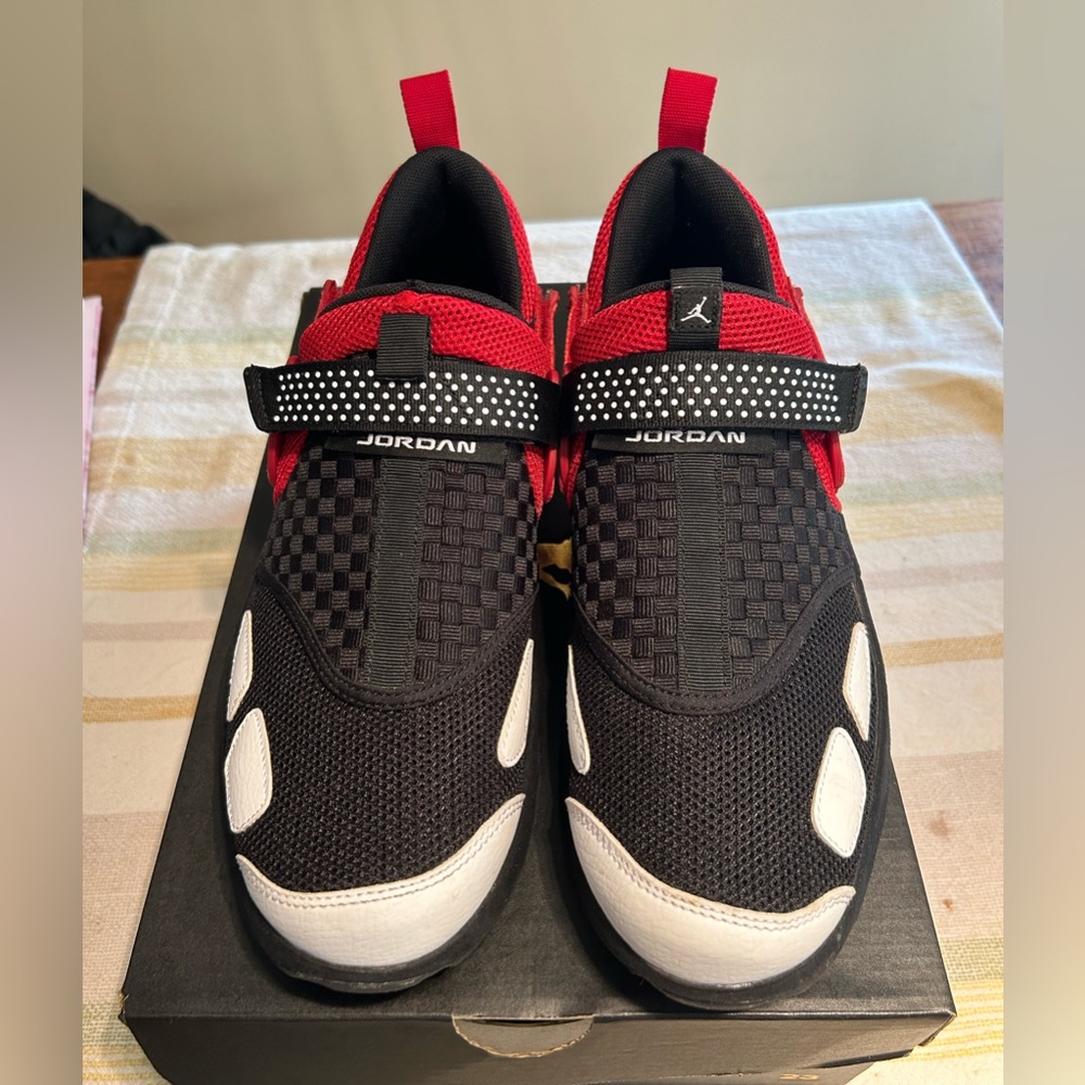 Men’s Nike Air Jordan Trunner LX OG. Size 9